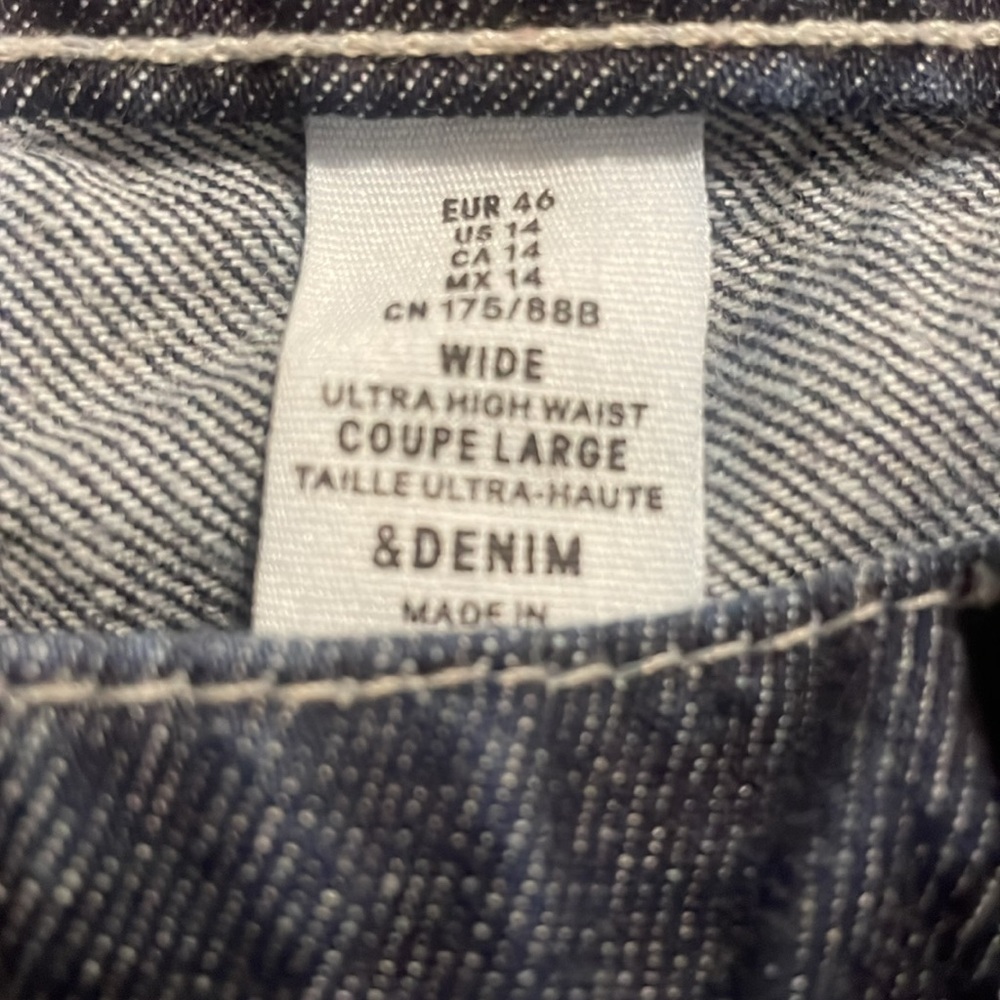 H&M WOMENS ULTRA HIGH WAIST RAW DENIM JEANS - Picture 2 of 2